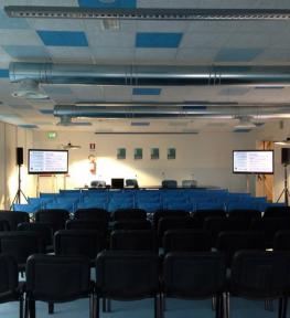 Allestimento convention aziendale con audio e luci