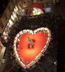 Evento Verona in love allestito con service audio luci e copertura ovale