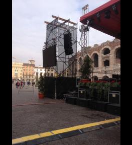 Allestimento mega schermo led a Verona per evento in piazza Bra