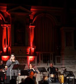 Illuminotecnica per concerto al teatro Bibiena per il 2° festival Mia Martini